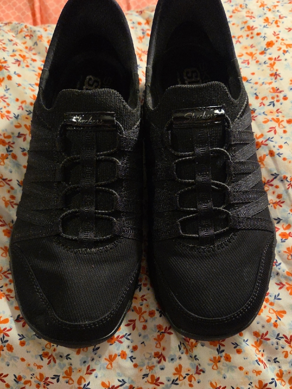 Skechers Women's Slip- Ins Black Stretch Lace Sz 7 Sneakers